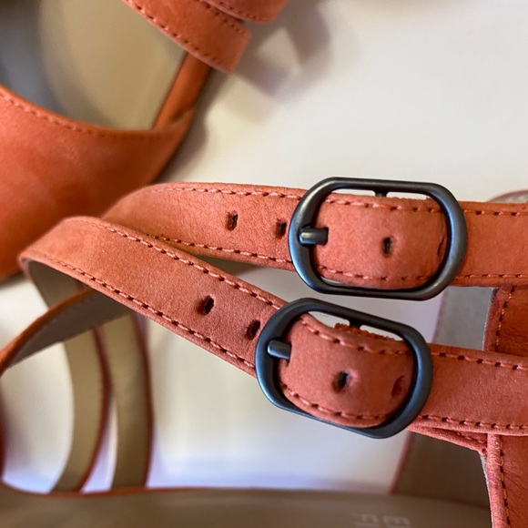 Shoes - Picture 10 of 11